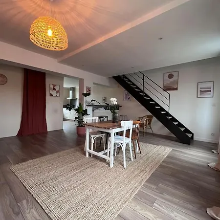 Le Saint Pierre Grand Duplex Hyper Centre, Port Apartmán Caen