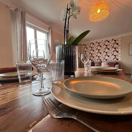 Le Saint Pierre Grand Duplex Hyper Centre, Port Apartment
