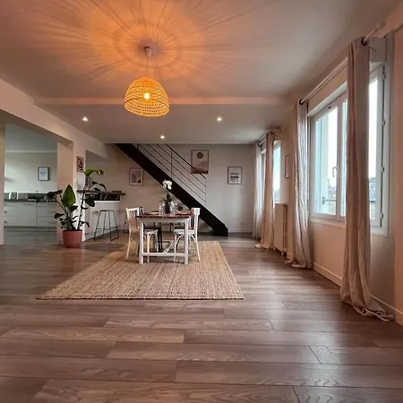 Apartment Le Saint Pierre Grand Duplex Hyper Centre, Port *