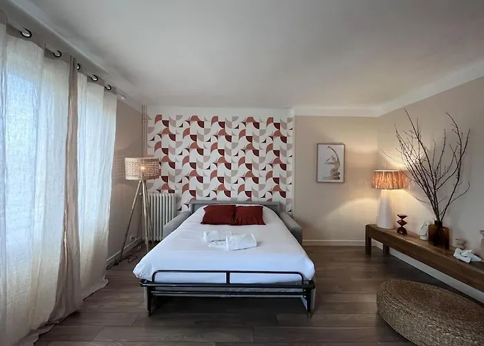 Apartment Le Saint Pierre Grand Duplex Hyper Centre, Port Caen