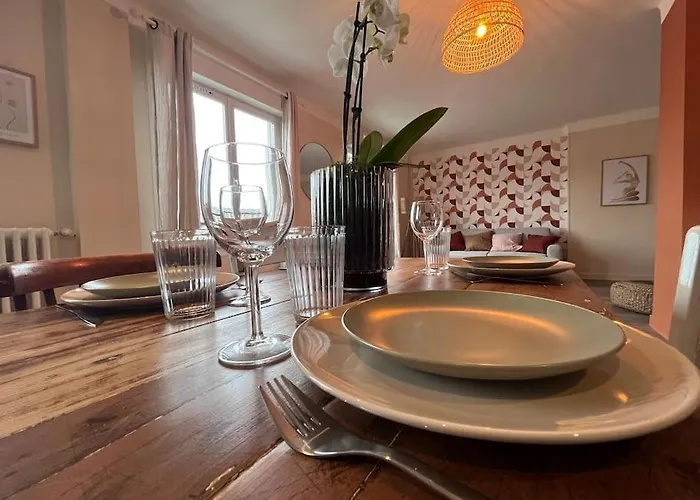 Le Saint Pierre Grand Duplex Hyper Centre, Port Apartment