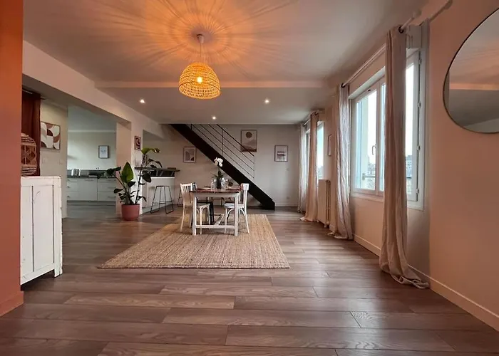 Apartment Le Saint Pierre Grand Duplex Hyper Centre, Port *